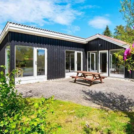 8 Person In Rsted * Orsted (Midtjylland)